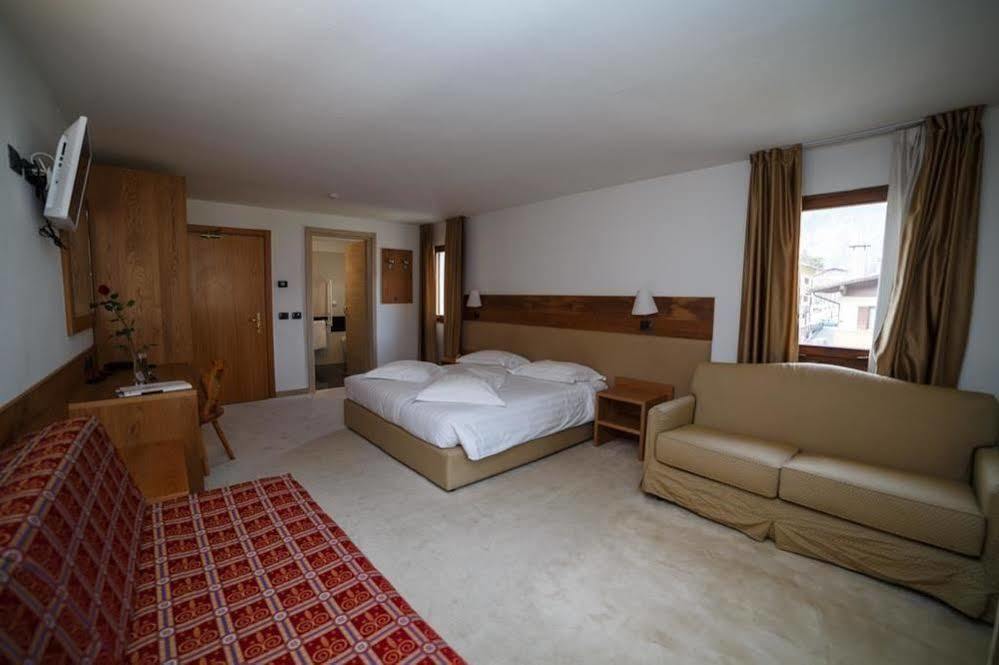 Olympic Regina Hotel Pinzolo Exterior foto